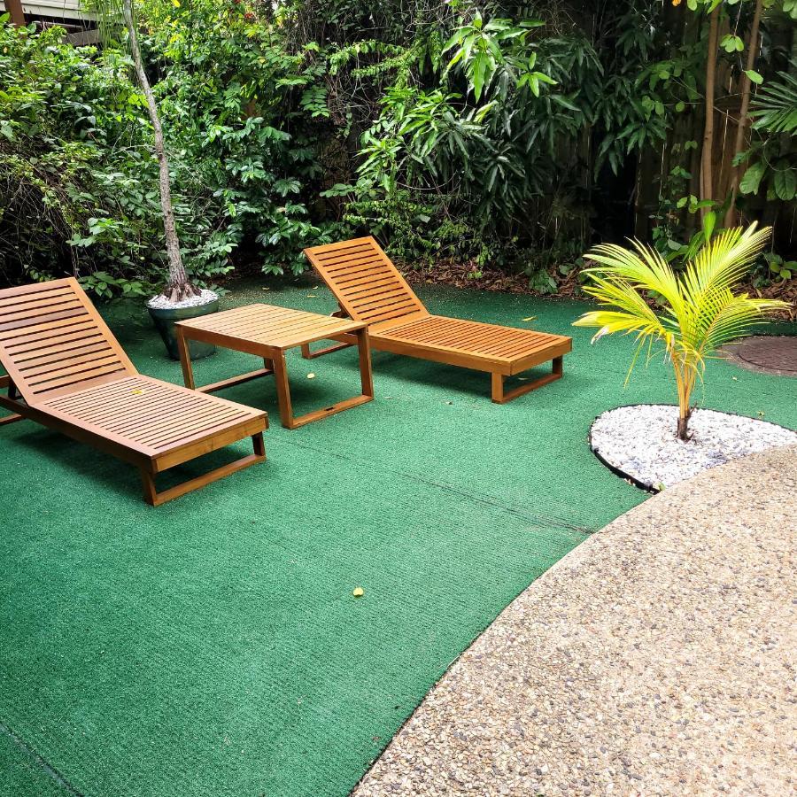Travellers Paradise * Cairns