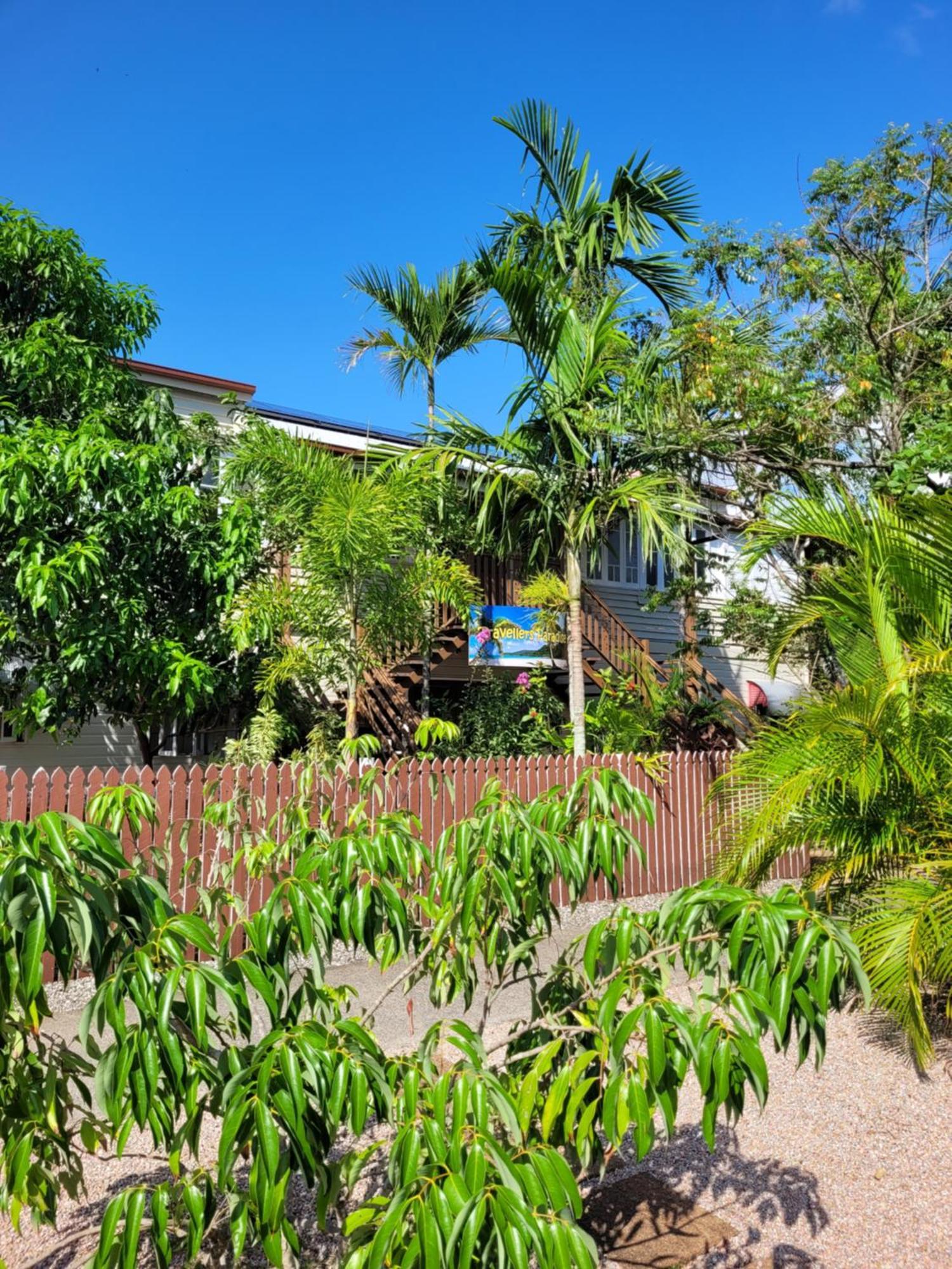 Travellers Paradise *