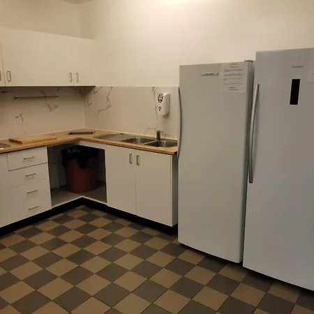 Travellers Paradise Cairns Exterior photo A typical kitchen in a student residence hall