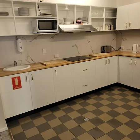 Travellers Paradise Cairns Exterior photo A kitchen in a student apartment